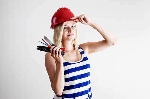 www.findaserviceonline.com girl with red hard hat